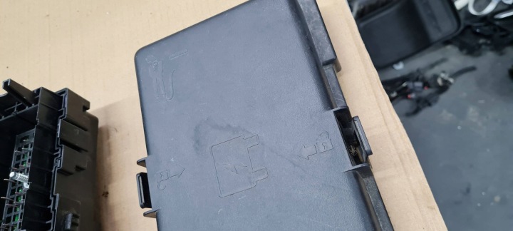 фото №15, Chrysler pacifica 2022 блок предохранителей корпус гибрид 68574257ab