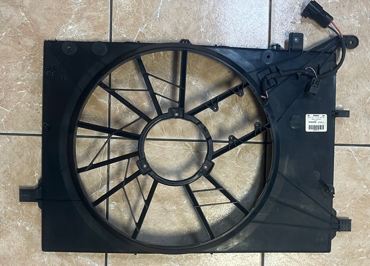фото №1, Корпус вентилятора volvo s80 v70 s60 xc70 c70 2,4 2,0t 2,3 2,9 2,8