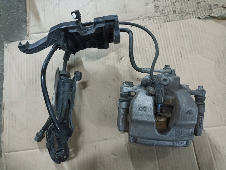 фото №8, Mercedes w177 суппорт тормозной левое правое перед передний 305x28