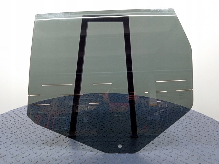 фото №1, Jeep grand cherokee wk2 стекло дверь зад левая