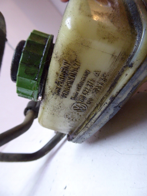 фото №8, Caddy iii 2k 04-10 провода усилителя бачок kpl 1.9 tdi bsu