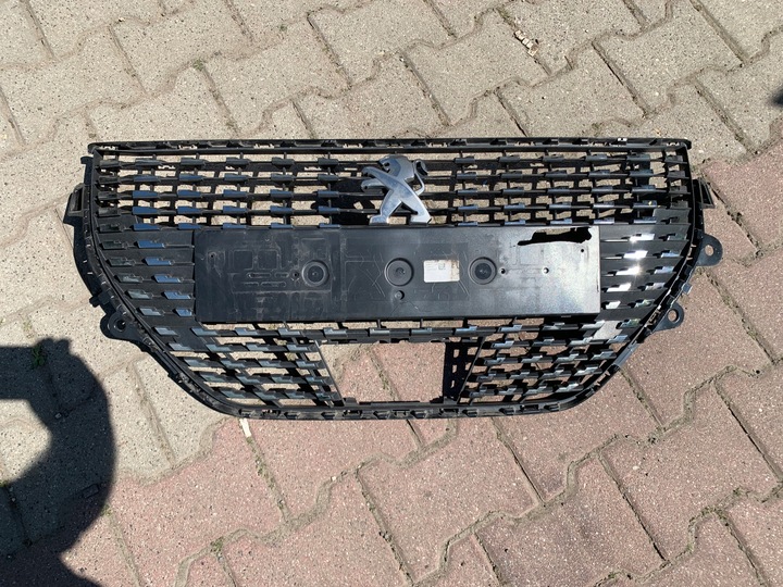 фото №1, Решётка решётка радиатора peugeot 208 ii 9823210080 9828636480