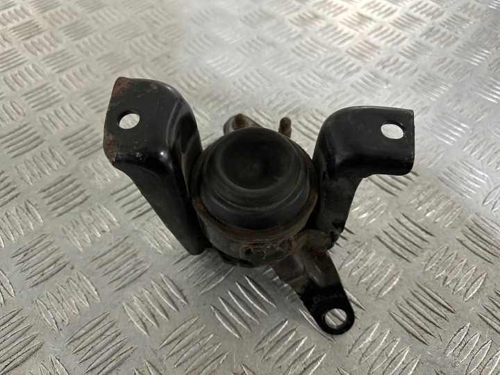 фото №12, Toyota corolla verso ii 1.6 vvti кронштейн подушка двигуна nr. 8e