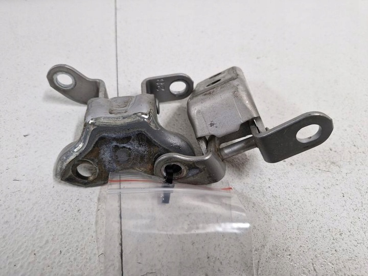 фото №3, Toyota matrix ii 2 петля петлі двері праві зад задні комплект