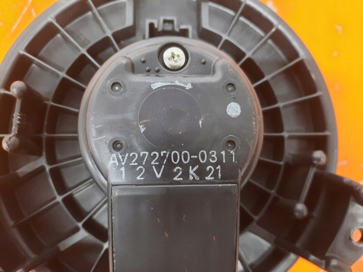 фото №6, Toyota yaris ii 2 05-09 1,0mt подача воздуха воздуха av272700-0311 1krfe
