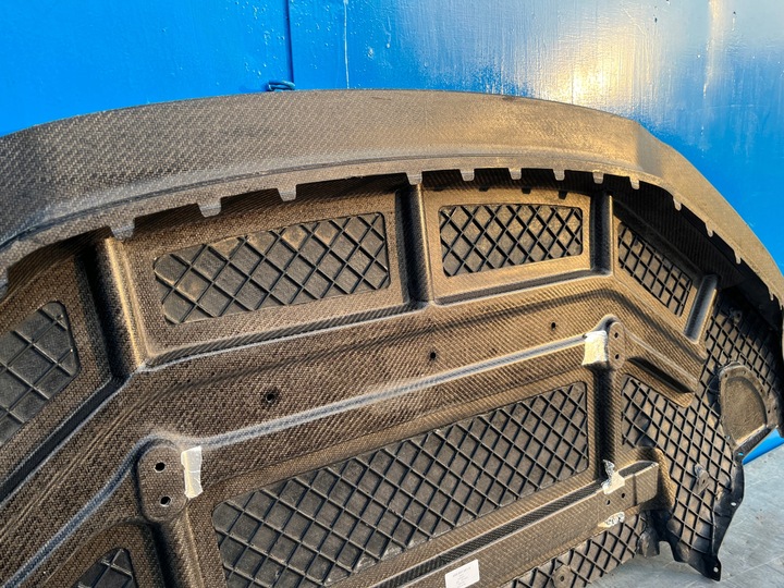 фото №11, Audi r8 spyder 4s9 защита плита шасси карбон