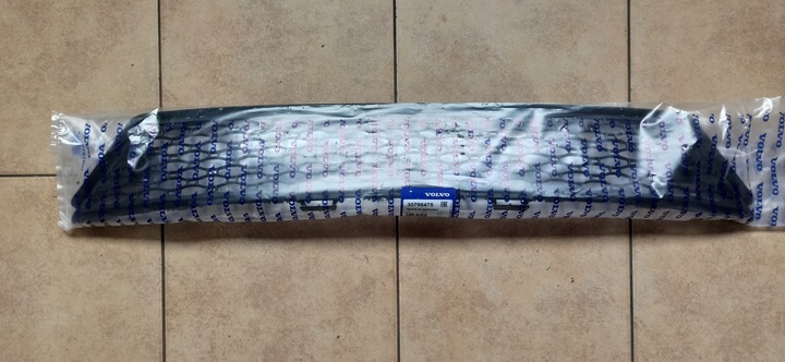 фото №1, Volvo xc70 07 - 2015 решётка бампера средняя pdc 30796475