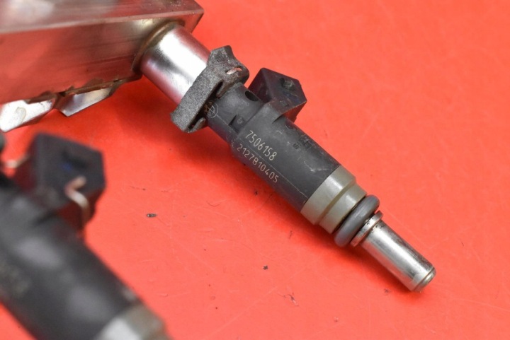 фото №9, Топливная рейка форсунки 7506158 bmw e46 2.0i valvetronic 143 km 01-06