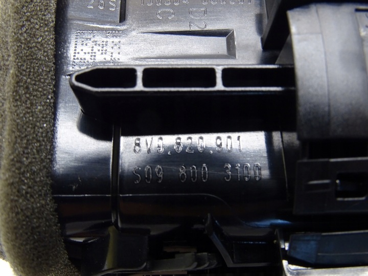 фото №8, Решітка повітропровід консолі панелі audi a3 8v 8v0820901