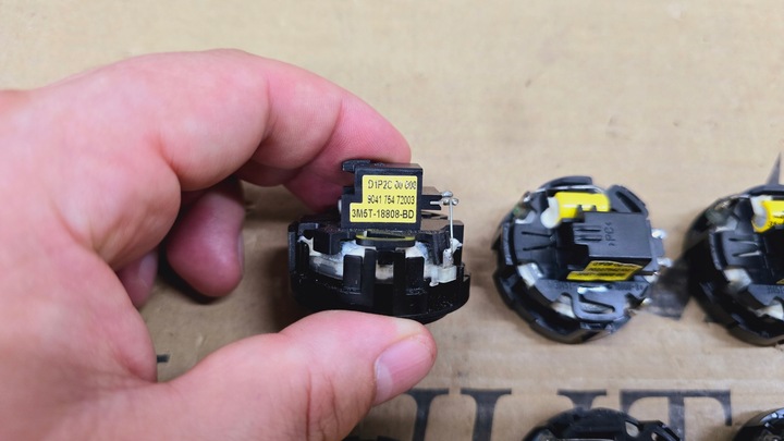 фото №11, Ford focus mk2 04-11 c-max 03-10 kuga mk1 08-13 динамик высокочастотный перед