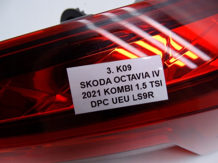 фото №10, Фара правое зад правая задняя skoda octavia iv 5 универсал 5e3945208