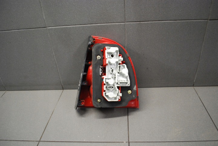 фото №7, Лампа левый зад vw passat b5 рестайлинг sedan 3b7945095d