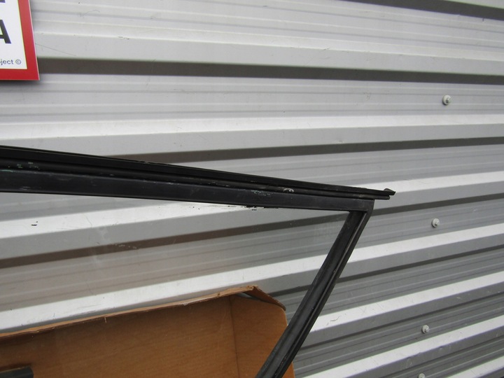 фото №8, 8 mercedes w124 универсал белая правая стекло задняя боковая крыльев + прокладка