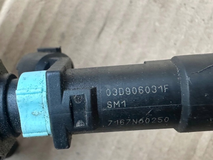 фото №12, Vw polo 6q fox 1.2b топливная рейка форсунки комплект 03d906031f