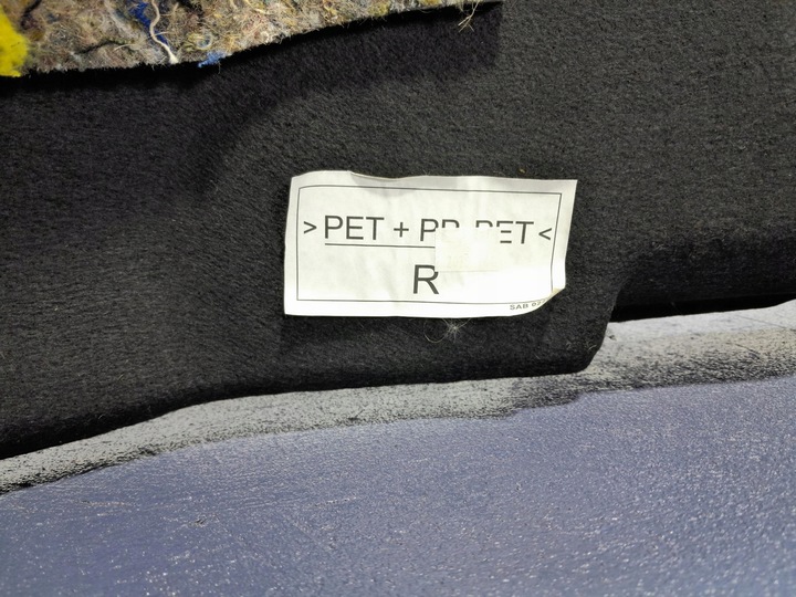 фото №5, Toyota corolla e16 xi sedan обивка боковина багажника правые