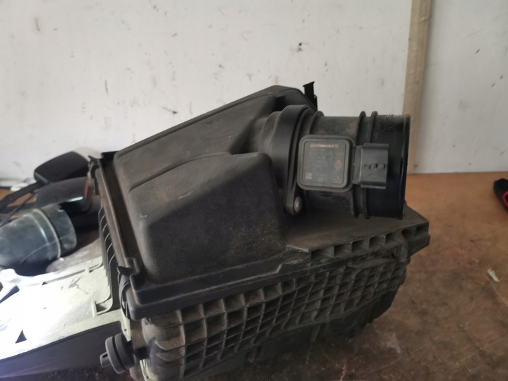 фото №6, Корпус фильтра воздуха расходомер laguna iii 8200792661 8200327690