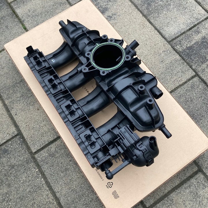 фото №9, Audi a3 рестайлинг 2011год 2,0 tfsi 200km ccza коллектор всасывающий 06133185