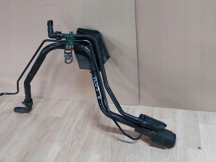 фото №2, Toyota prius plus труба заливка топлива заливная горловина