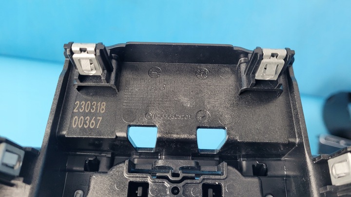 фото №8, Mercedes w206 22r захист dekor планка підлокітника a2066803201