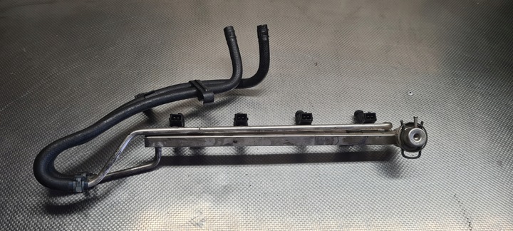 фото №1, Audi vw планка впрыскивающий 0bb133681b