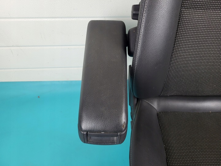 фото №9, Opel zafira b 09r сиденье водителя левый подлокотник европа