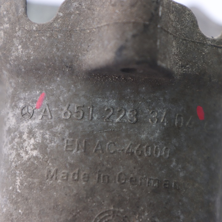 фото №11, Mercedes w204 om651 дизель лапи кріплення двигуна права a6512233404