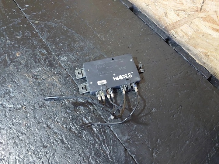 фото №5, Усилитель антенны audi a6 c5 4b 4d0035530