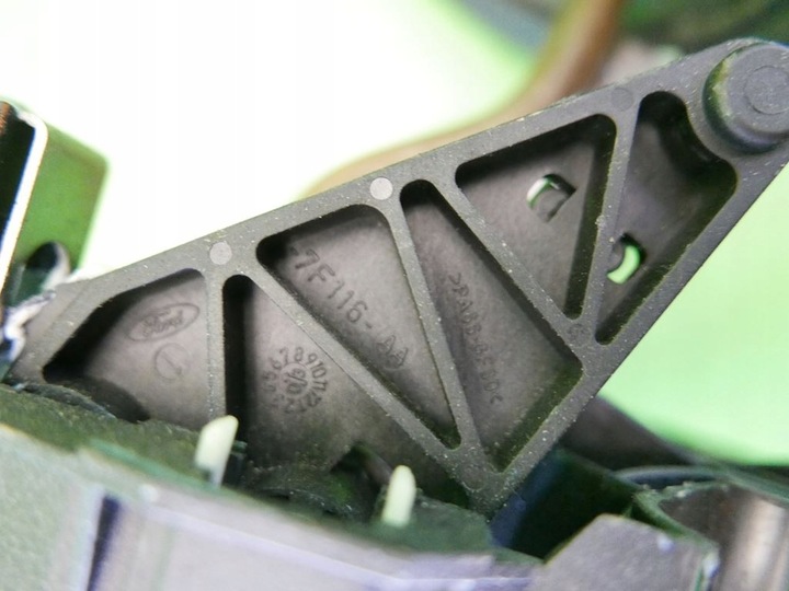 фото №8, Домкрат рычаг изменения коробки передач ford fusion mk1 1.4