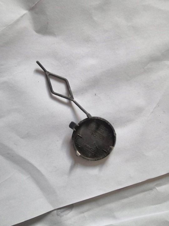 фото №3, Citroen c-elysee - заглушка фаркоп бампера перед