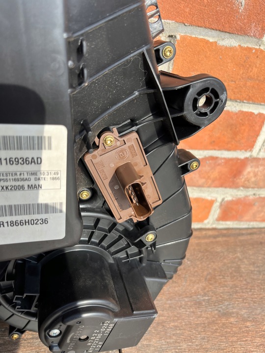 фото №7, Jeep commander 5-10r xk 3.0 отопитель зад p5116936ad