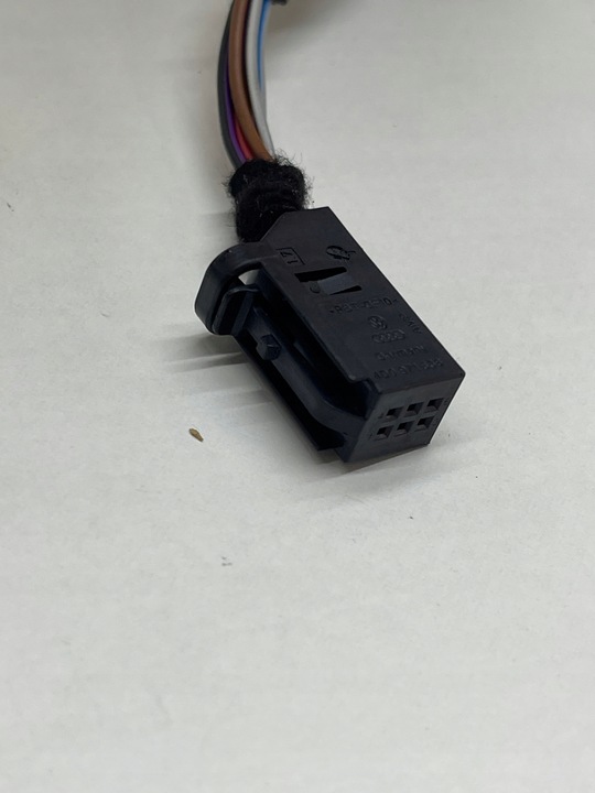 фото №7, Audi volkswagen seat skoda штекер роз'єм з'єднувач + шланг 4d0971636