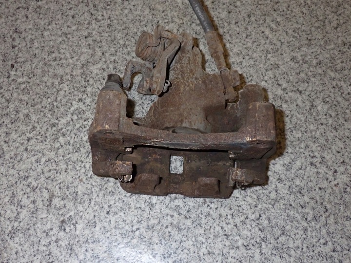 фото №6, Toyota corolla e11 98-01 суппорт тормозной задний r