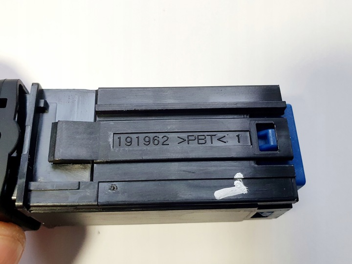 фото №6, Перемикач обігріву сидіння лівий toyota corolla e21 19-