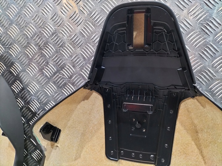 фото №11, Bmw g01 g02 g16 g20 g21 g26 f93 f97 f98 g80 g81 захист сидіння 8077026 нова