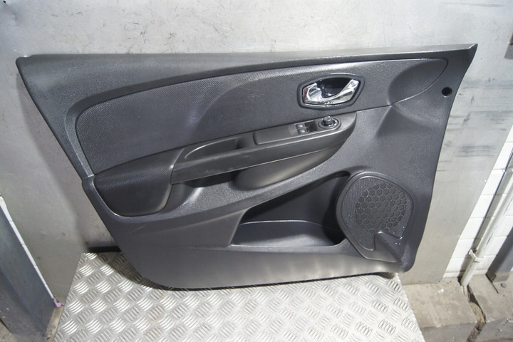 фото №1, Боковина двері лівий перед clio iv 8090184552r