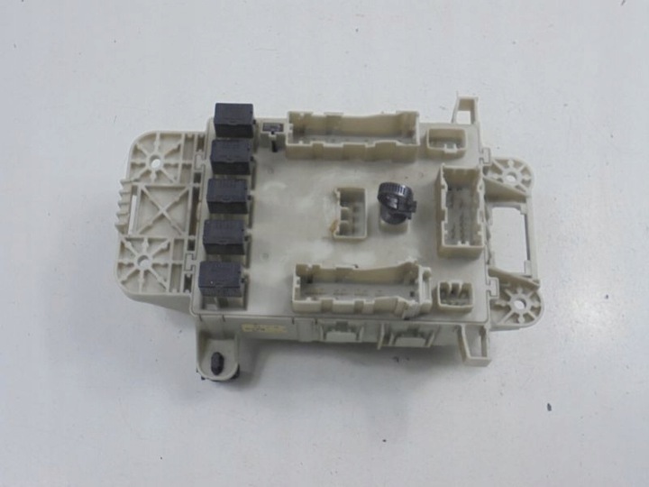 фото №6, Toyota rav4 ii 00-03 коробка предохранителей