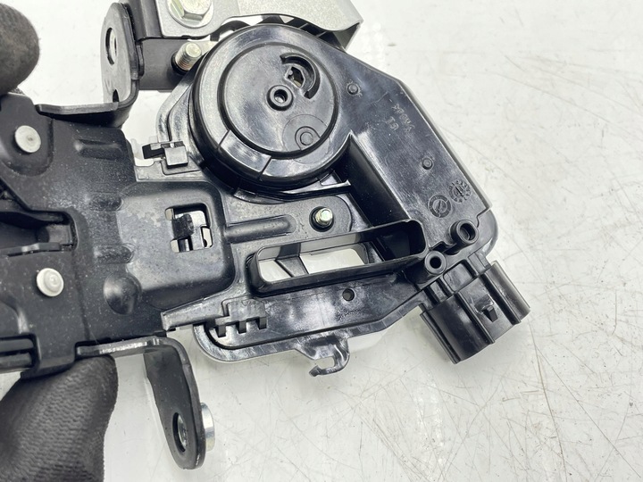 фото №5, Toyota prius prime 2016 замок дверь задних автомобилей грузовых