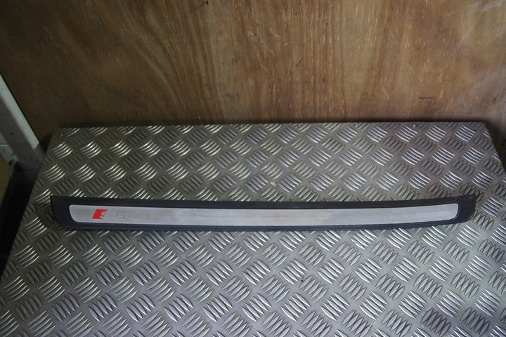 фото №1, Накладка пороговая правая audi s5 8t купе 8t0853374