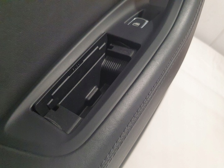 фото №4, A6 c7 4g0 оббивка двері лівий зад задня шкіра підсвітка led ambiente