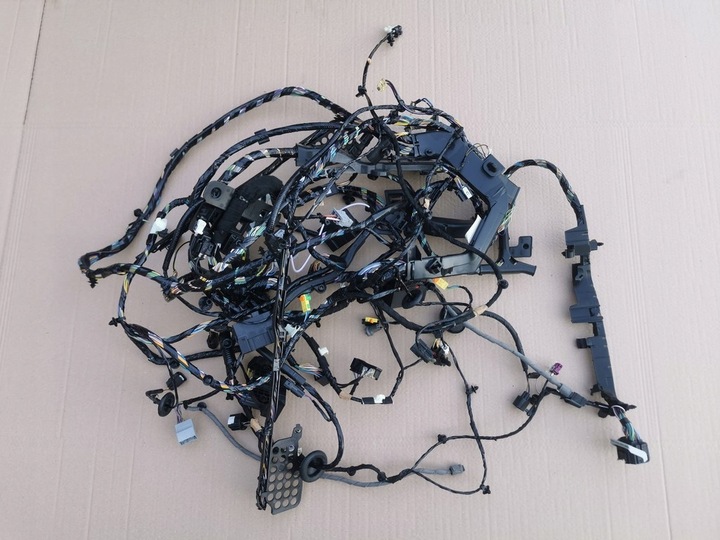 фото №1, Ford fiesta mk8 2017-22r. - установка інтер'єру