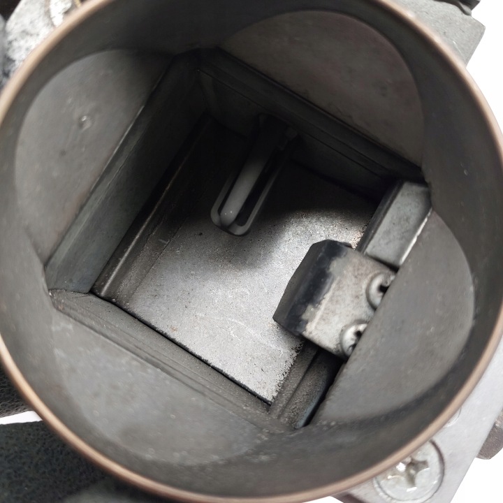 фото №6, Audi 100 2,5d дросельна заслінка повітря bosch 0281002074 4a0133471
