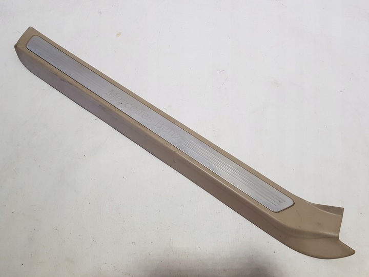 фото №1, Накладка планка пороговая правая внутренняя mercedes w207