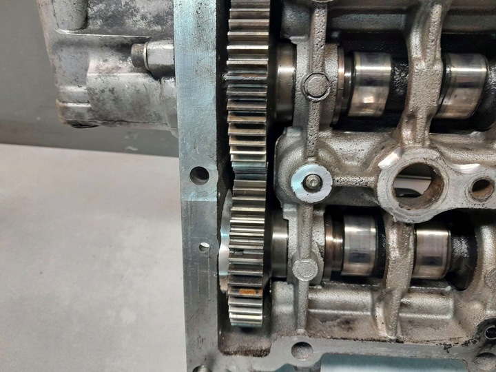 фото №10, Кришка клапанів вали vectra c 1.9 cdti 55194358