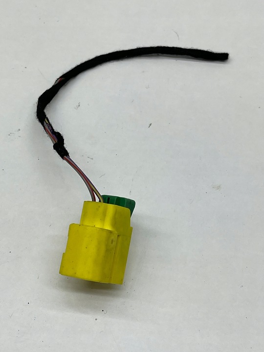 фото №8, Audi volkswagen seat skoda штекер разъём соединитель + шланг 8k0973323s