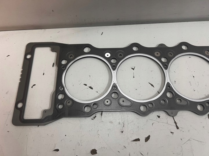 фото №6, Mitsubishi pajero iv 3.2 did уплотнитель головки новая oem 1005b765