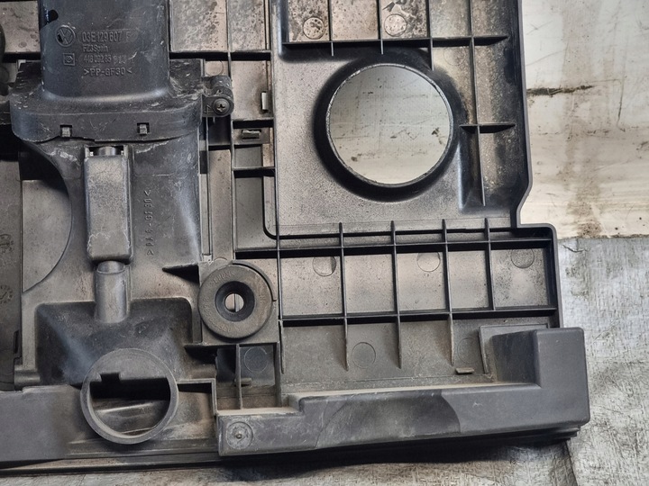 фото №10, Корпус фильтра воздуха оригинальный номер 03e129607p vw polo iv 4 рестайлинг 06r. 1.2b