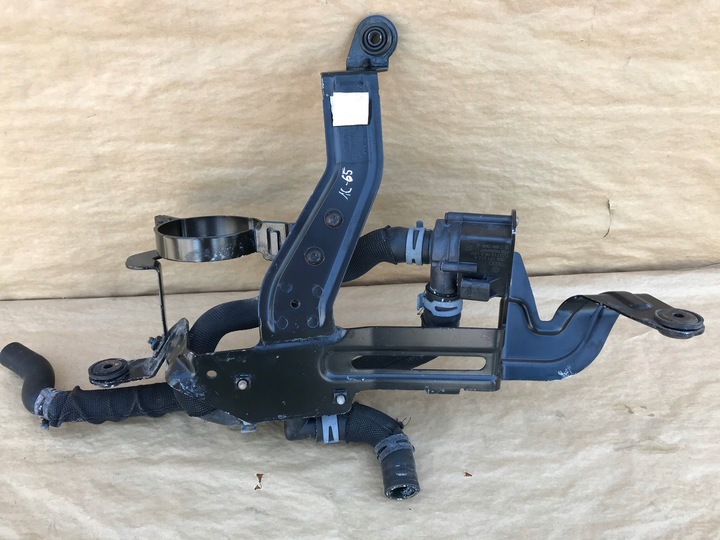 фото №2, Насос шланги воды audi a6 c7 4h0121671d