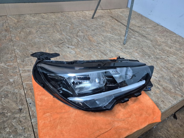 фото №16, Opel corsa f фара передняя правая обычная