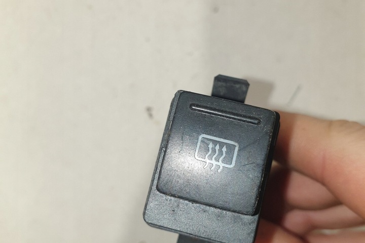 фото №8, Кнопка подогрева задней стёкла skoda superb i 3u4 3u0959621a 2.5l