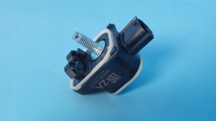фото №6, Suzuki swace corolla e21 датчик удару 8983a-02021